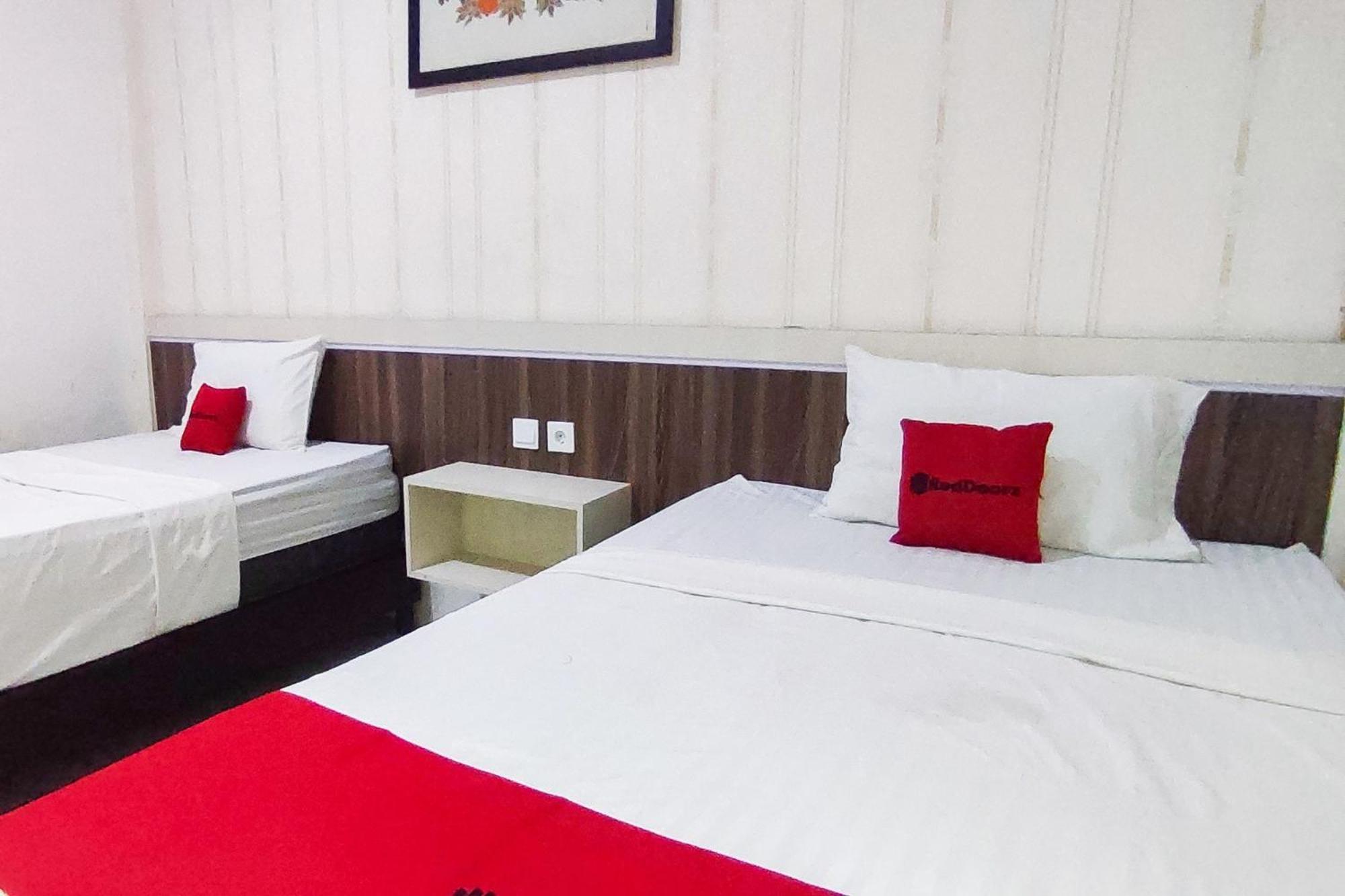 Reddoorz Syariah At Penginapan Eby Padang 外观 照片