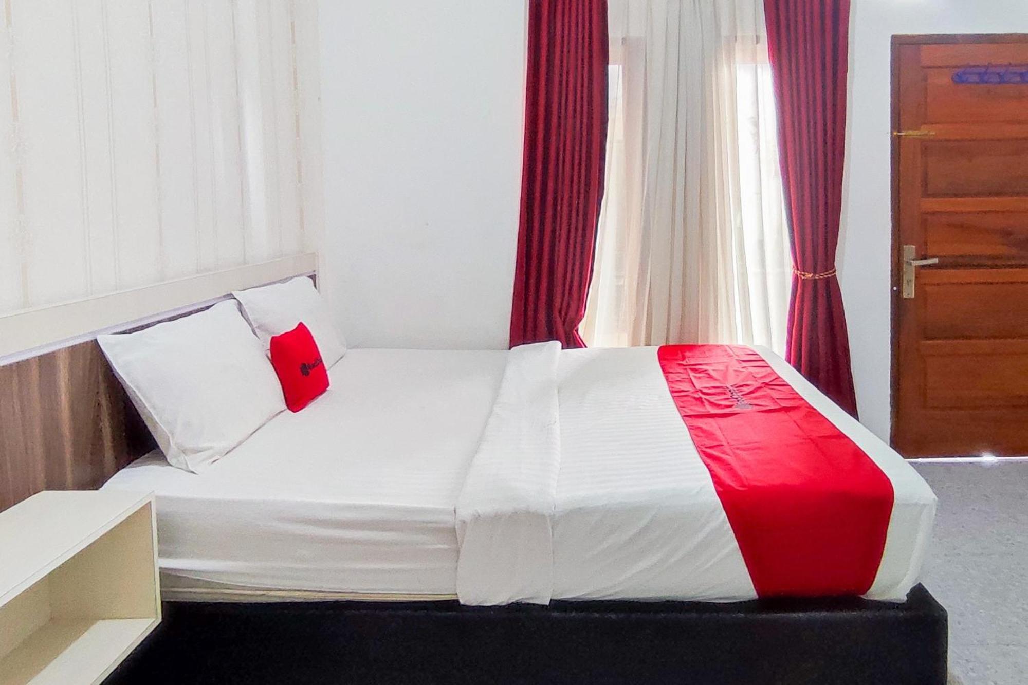 Reddoorz Syariah At Penginapan Eby Padang 外观 照片