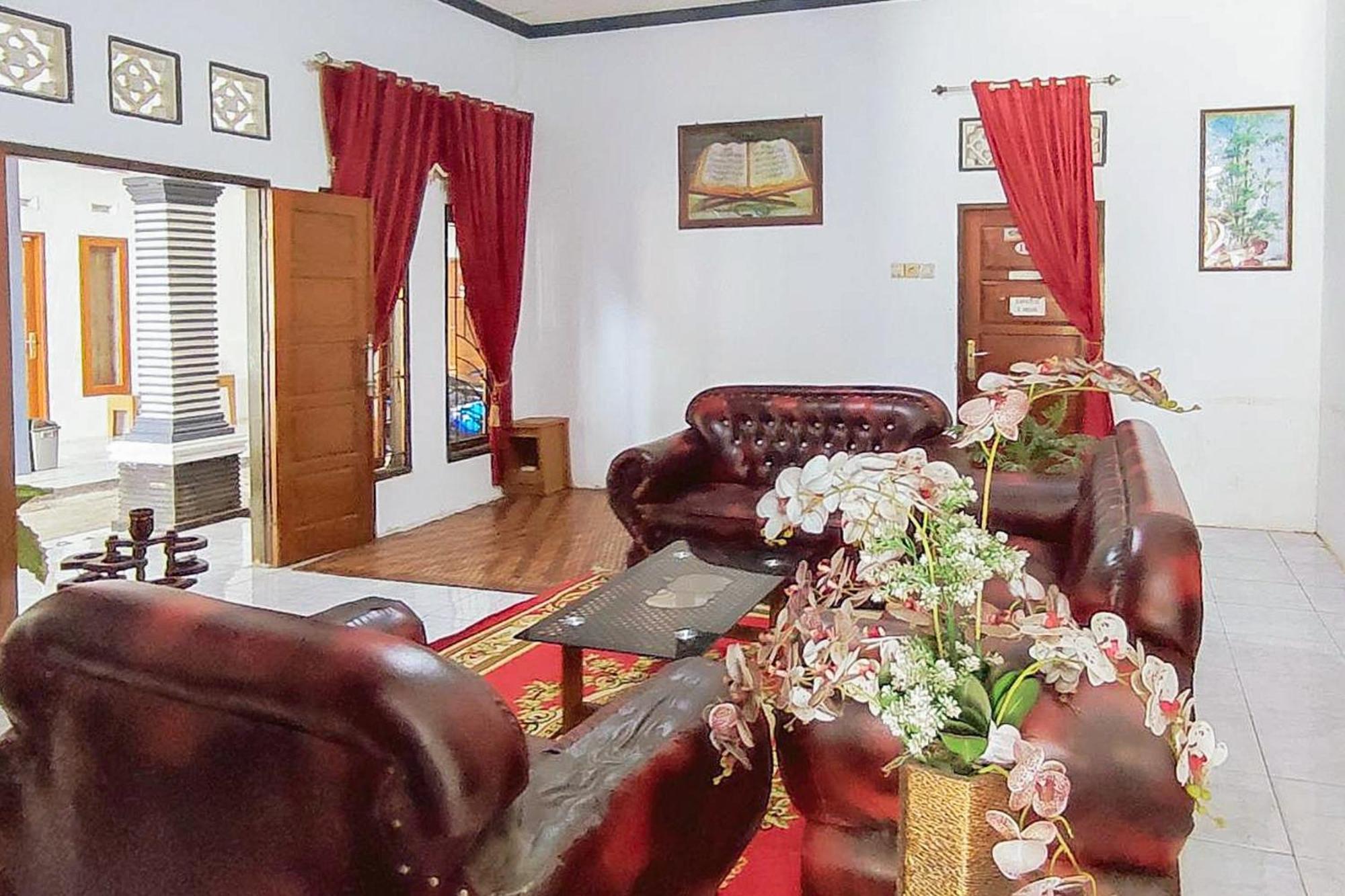 Reddoorz Syariah At Penginapan Eby Padang 外观 照片